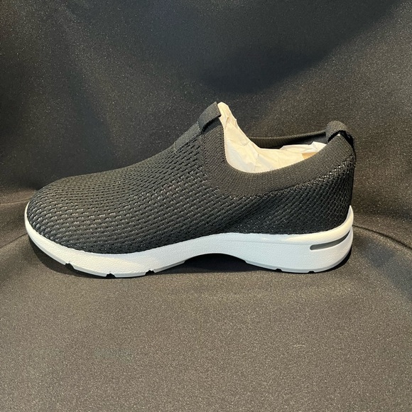 Easy Spirit Hoda Walking Shoe Black 001 Size 7.5M New - Picture 1 of 7